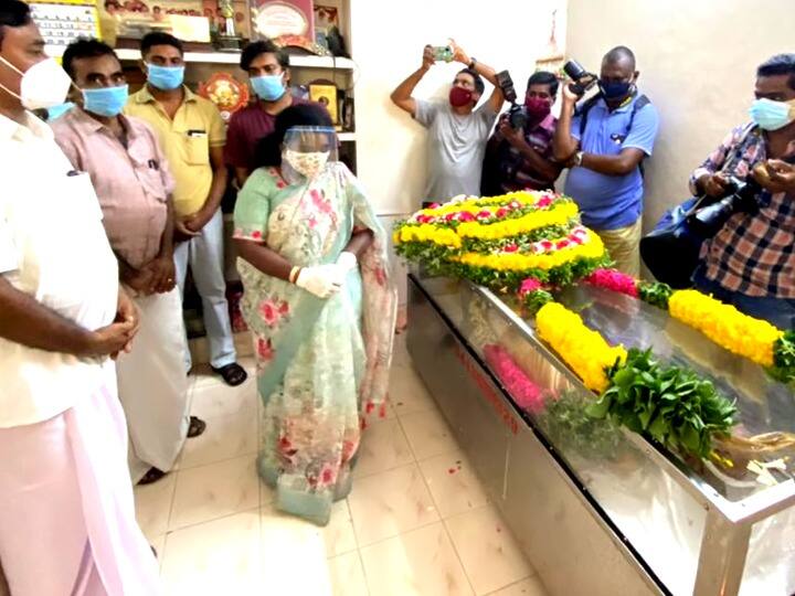 கி.ரா.உடலுக்கு ஆளுநர் தமிழிசை சவுந்திரராஜன் அஞ்சலி
