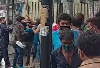 Surat : ભારે વરસાદ-પવન વચ્ચે મહિલા-પુરુષો વચ્ચે છૂટાહાથની મારામારી, લાકડીઓ ઉડી