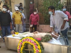 கி.ராஜநாராயணனுக்கு அரசு மரியாதையுடன் இறுதி அஞ்சலி! - புகைப்படங்கள்