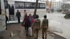 વાવાઝોડાના સંકટ વચ્ચે બોટાદ પોલીસે મહેકાવી માનવતા, 15 શ્રમિકો અને પાંચ બાળકોને ખસેડ્યા સલામત  સ્થળે