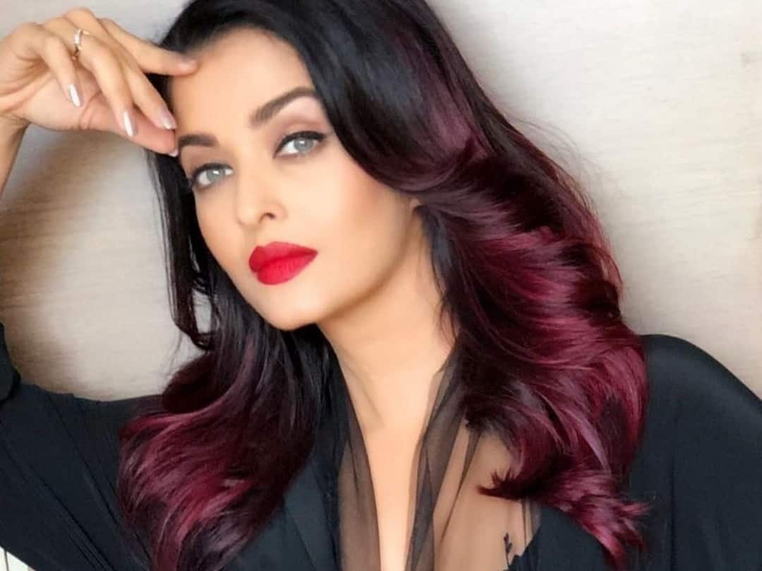 bollywood actress Aishwarya Rai bachchan one parcel from Netherlands makes trouble for her कैसे विदेश से आया 16 किलो का एक पार्सल बन गया था Aishwarya Rai के लिए मुसीबत, जानें क्या था पूरा मामला