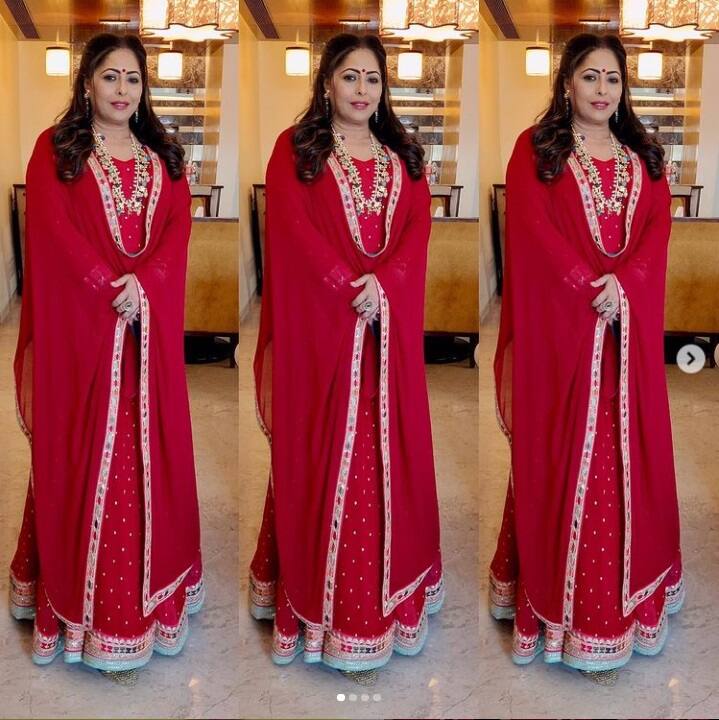 লাগ ঘাগরা, সিঁথিতে সিঁদুর, লকডাউনে বিয়ে সেরে ফেললেন গীতা কপূর? সোশ্য়াল মিডিয়ায় শেয়ার করা নতুন ছবি ঘিরে হৈচৈ সোশ্যাল মিডিয়ায়।