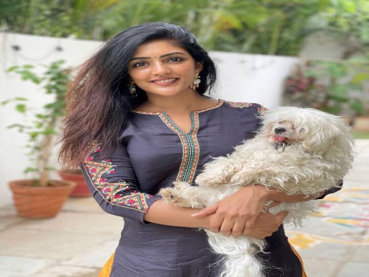 மை விழி ஜாடைகள் முல்லைப்பூ மணக்கும் சந்தனப்பூ