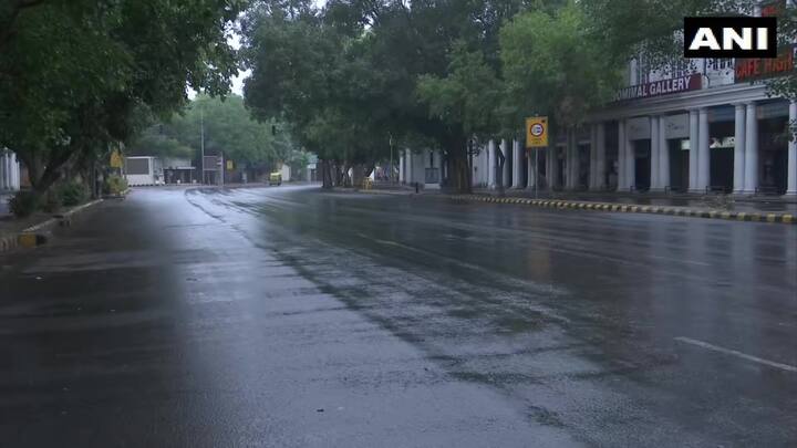 ਰਾਜਧਾਨੀ ਦਿੱਲੀ ਸਣੇ ਐਨਸੀਆਰ ਦੇ ਕਈ ਹਿੱਸਿਆਂ ਵਿੱਚ ਹਲਕੀ ਬਾਰਸ਼ ਹੋਈ ਹੈ। ਉੱਤਰ ਪ੍ਰਦੇਸ਼ ਦੀ ਰਾਜਧਾਨੀ ਲਖਨਊ ਵਿੱਚ ਰਾਤ ਤੋਂ ਬਾਰਸ਼ ਜਾਰੀ ਹੈ। ਹਰਿਆਣਾ ਅਤੇ ਰਾਜਸਥਾਨ ਦੇ ਕਈ ਹਿੱਸਿਆਂ ਵਿੱਚ ਵੀ ਬੱਦਲਵਾਈ ਹੈ।