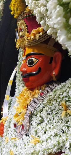 PHOTO | जेजुरीचा खंडेरायाला मोगऱ्याच्या फुलांची आरास