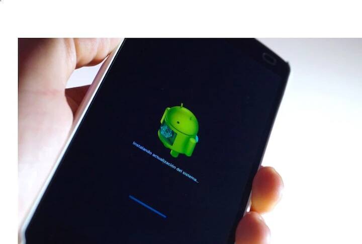 Experience new features of Android 12, install in these smartphones Android 12 च्या नवीन फिचर्सचा अनुभव घ्या, या स्मार्टफोनमध्ये इंस्टॉल करा