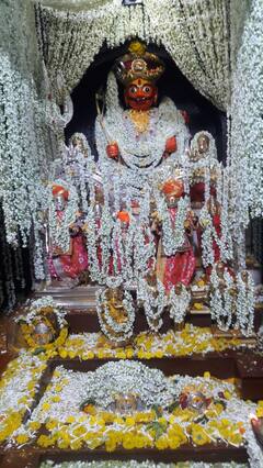 PHOTO | जेजुरीचा खंडेरायाला मोगऱ्याच्या फुलांची आरास