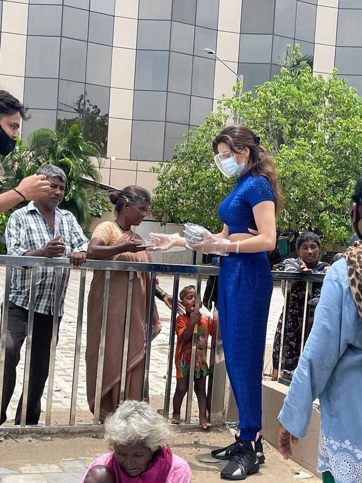 On the professional front, Urvashi has several exciting projects in her kitty including 'Inspector Avinash', 'Black Rose' and remake of Tamil film 'Thiruttu Payale 2'. (All PICS Credit: Instagram)