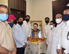 'राजीव सातवांच्या निधनानं चांगला सहकारी, मित्र, परिवारातील सदस्य गमावला', शोकसभेत राहुल, प्रियांका गांधी भावूक 