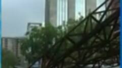 સિંધુભવન રોડ પર દસ જેટલા હોડિંગ્સ અને અનેક વૃક્ષો ધરાશાયી, જુઓ વીડિયો