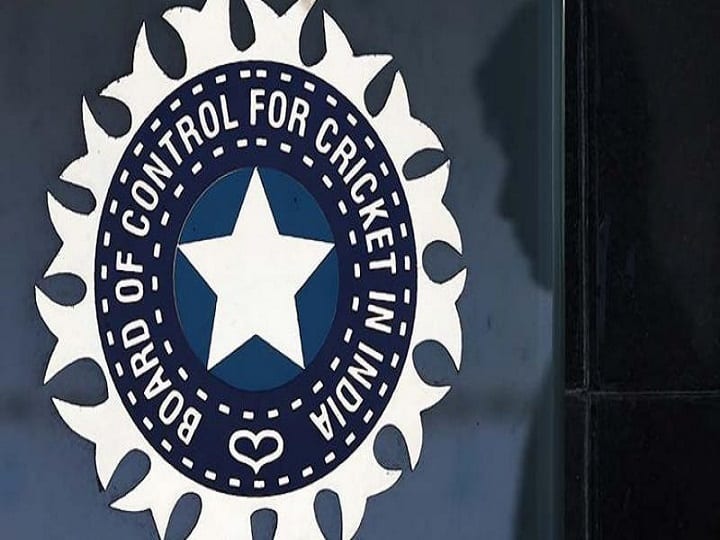 Domestic Cricketers: BCCI ने घरेलू क्रिकेटर्स की मैच फीस बढ़ाई, जानें अब खिलाड़ियों को कितने पैसे मिलेंगे