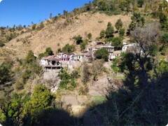 कोरोना की चपेट में उत्तराखंड के तीन गांव, लेकिन भगवान भरोसे रह रहे यहां के लोग