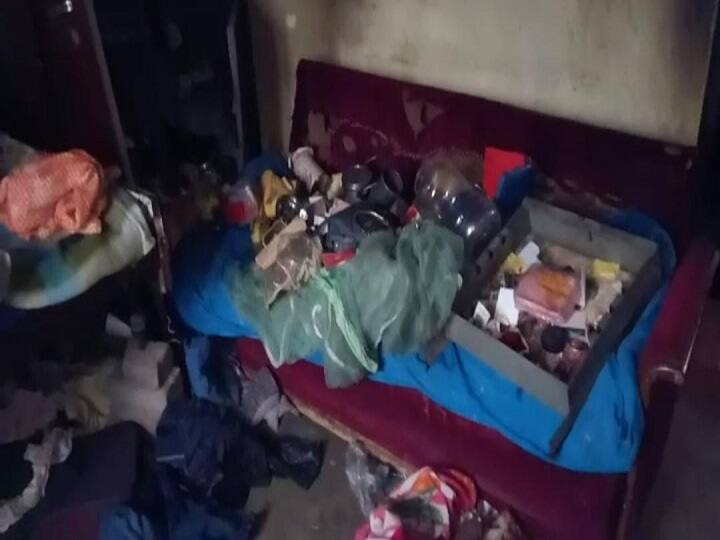 बिहार: सिवान में दो अलग-अलग घरों में चोरी, लॉकडाउन में बंद पड़े घर से लाखों का सामान ले भागे चोर Bihar: Theft in two different houses in Siwan, thieves took away goods worth lakhs from the house locked in lockdown ann बिहार: सिवान में दो अलग-अलग घरों में चोरी, लॉकडाउन में बंद पड़े घर से लाखों का सामान ले भागे चोर