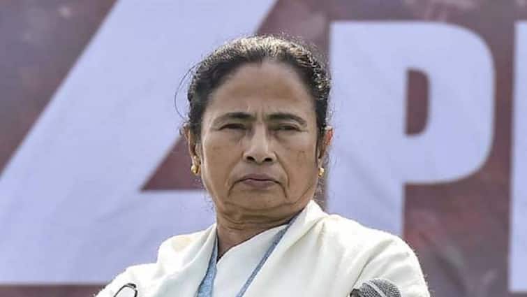 West Bengal election Mamata Banerjee Fight Bhawanipore Election TMC Sovandeb Chatterjee resignation position of MLA मुख्यमंत्री ममता बॅनर्जी आमदारकीसाठी भवानीपूरमधून लढण्याची शक्यता, विद्यमान आमदारांचा राजीनामा 