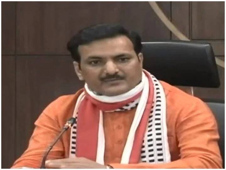 शिक्षा मंत्री सतीश द्विवेदी का बेतुका बयान, बोले- कभी-कभी हो जाती हैं लखीमपुर जैसी दुर्घटनाएं