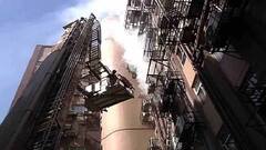 Fire at Park Street: ধোঁয়ায় ঢাকল সিড়ি, পার্ক স্ট্রিটে শাড়ির গোডাইনে আগুন নেভাতে ৬৫ মিটার হাইড্রলিক ল্যাডার