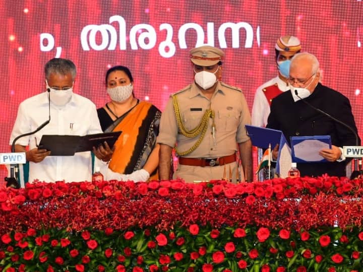 Pinarayi Vijayan takes oath as the Chief Minister of Kerala लगातार दूसरी बार पिनरई विजयन ने ली केरल के मुख्यमंत्री पद की शपथ, पीएम मोदी ने दी बधाई