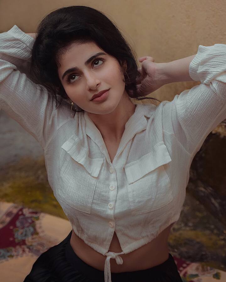 உனை பார்த்த பின்பு நான்... நானாக இல்லையே!