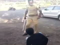 Nashik Lockdown : नाशकात कडक लॉकडाऊन मध्येही विनाकारण घराबाहेर फिरणाऱ्यांना पोलिसांनी चोपलं