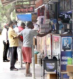 ਵੈਕਸੀਨ ਮਗਰੋਂ ਹੁਣ ਦੇਸ਼ 'ਚ ਦਵਾਈਆਂ ਦੀ ਵੀ ਘਾਟ, ਪੇਂਡੂ ਖੇਤਰਾਂ 'ਚ ਹਲਾਤ ਬੇਹੱਦ ਖਰਾਬ