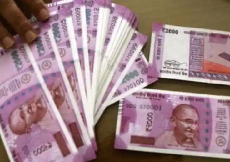 labour ministry hikes variable dearness allowance for workers in central sphere કોરોના સંકટમાં મોદી સરકારે દોઢ કરોડ કર્મચારીઓને આપી મોટી ભેટ, જાણો