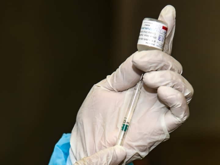 टीके की कमी दूर करने के लिए देश से बाहर 'कोवैक्सीन' के उत्पादन की संभावना तलाश रही है मोदी सरकार