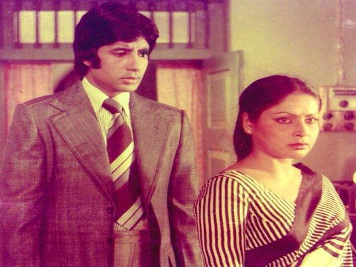 सबसे पहले हम इस जोड़ी की बात करेंगे जो फिल्म में पहले साथ में रोमांस करते दिखाई दिए और फिर उसके बाद मां-बेटे का किरदार निभाते हुए नज़र आए. जी हां हम बात कर रहे है राखी और अमिताभ बच्चन की. जो कसमे वादे गाने में ऑनस्क्रीन खूब रोमांस करते दिखाई दिए. ठीक इसके दो साल बाद राखी ने फिल्म 'शक्ति' और 'लावारिस' में अमिताभ बच्चन की मां का किरदार निभाया था.
