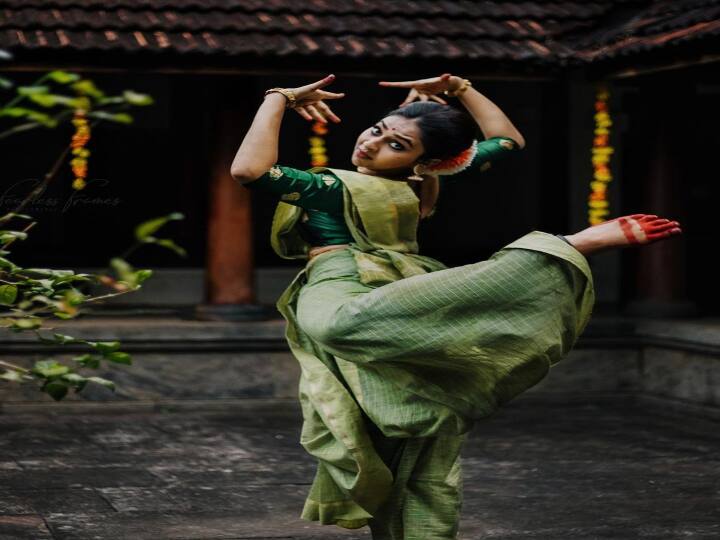 கும்கி  படத்திற்காக லட்சுமி மேனன் தமிழ்நாடு மாநில திரைப்பட விருது , நோர்வே தமிழ் திரைப்பட விழா விருது, 60 வது பிலிம்பேர் விருதுகள் போன்ற விருதுகளை வென்றார்