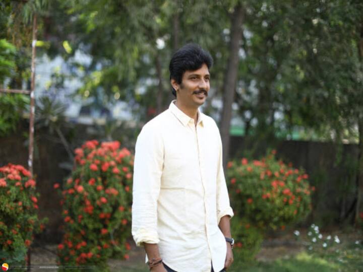 உன் பேச்சு சத்தம் கேட்டு  அட தானா விழும் ஓட்டு