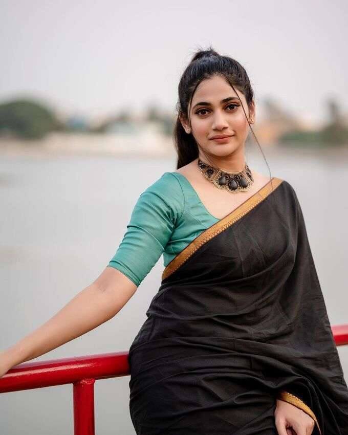 உனை தேடியே மனம் சுத்துதே ரா கோழியாய் தினம் கத்துதே...