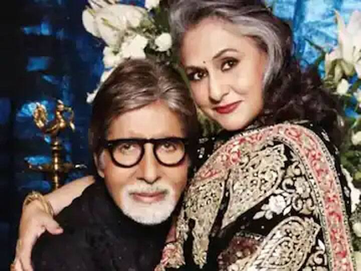 Amitabh Bachchan - Jaya Bachchan: अमिताभ आज भले ही बॉलीवुड के शहंशाह हैं लेकिन उनके करियर में भी एक दौर ऐसा आया जब उनकी आर्थिक स्थिति काफी हिल गई थी. यहां तक अभिषेक बच्चन को भी कॉलेज छोड़कर वापस बुला लिया गया था. अमिताभ की प्रोडक्शन कंपनी घाटे में थी और उनकी फिल्में भी नहीं चल रही थी. तब उनके साथ साये की तरह जया बच्चन हमेशा खड़ी रहीं और इस बुरे वक्त को दोनों ने मिलकर जिया और इससे बाहर निकले. (फोटो - सोशल मीडिया)
