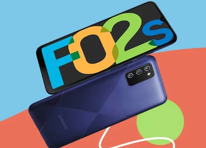 Samsung Galaxy F02s-  Samsung Galaxy F02s સ્માર્ટફોનને તમે 8,999 રૂપિયામાં ખરીદી શકો છો, આ ફોનમાં ત્રિપલ કેમેરા સેટઅપ આપવામાં આવ્યો છે. આમાં 13MPનો પ્રાઇમરી કેમેરા, 2MPનો મેક્રો લેન્સ અને 2MPનુ ડેપ્થ સેન્સર આપવામાં આવ્યુ છે. આ ફોનમાં 5MPનો સેલ્ફી કેમેરા આપવામાં આવ્યો છે.