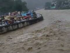 रुद्रप्रयाग: भारी बारिश के बाद विकराल रूप में बह रही है मंदाकिनी नदी, अलर्ट जारी