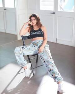 जॅकलिन फर्नांडिजपासून आलिया भट्टपर्यंत, बी-टाउन अभिनेत्रींचा मिक्स-अँड मॅच आउटफिट लूक पाहिलात का?