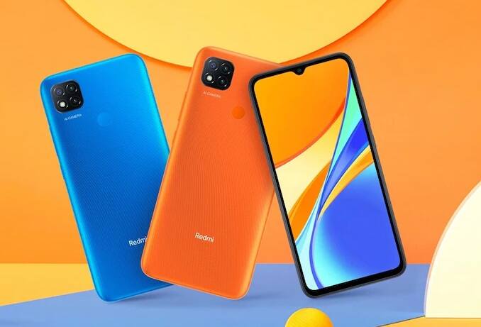 Poco C3-  ત્રિપલ રિયર કેમેરા સેટઅપની સાથે બજેટ રેન્જમાં પોકો સી3 એક શાનદાર સ્માર્ટફોન છે. આ ફોનમાં 13MPનો પ્રાઇમરી સેન્સર, 2MPનો મેક્રો લેન્સ અને 2MPનુ ડેપ્થ સેન્સર આપવામાં આવ્યુ છે. સેલ્ફી અને વીડિયો કૉલિંગ માટે આ ફોનમાં 5MPનો કેમેરો મળી રહ્યો છે. પોકો સી3 સ્માર્ટફોનમાં 6.53 ઇંચની એચડી ડિસ્પ્લે અને MediaTek Helio G35 પ્રૉસેસર આપવામાં આવ્યુ છે. વાત કરીએ આની બેટરીની તો આમાં 5,000mAhની બેટરી આપવામાં આવી છે. આ ફોનની કિંમત 8,249 રૂપિયા છે.
