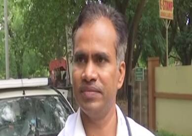 Bengaluru Doctor on Covid19: গাড়িতেই ক্লিনিক, শহরজুড়ে ছুটে বেড়িয়ে বিনামূল্যে রোগী দেখছেন এই চিকিৎসক