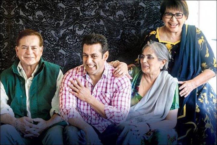 आपको बता दें कि शुरुआती मनमुटावों के बाद हेलन और सलीम खान के परिवार के बाकी सदस्यों ने हेलन को अपना लिया और खुशी-खुशी उनके साथ रहने लगे. एक इंटरव्यू में सलीम खान ने कहा था, बच्चे समझ गए कि हेलन भी उनकी मां सलमा की तरह अच्छी और समझदार हैं. अब मदर्स डे पर सलमान अगर सलमा के लिए कुछ लेकर आते हैं तो हेलन के लिए भी तोहफा शामिल रहता है.
