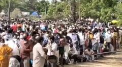 कोरोना झटपट बरा करणाऱ्या आयुर्वेदिक औषधासाठी नेल्लोरमध्ये तुफान गर्दी,  ICMR तपासणी करणार