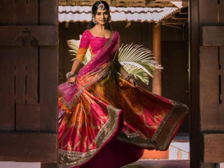 மீனாட்சியின் வேலன் திரைப்படத்தை இயக்குநர் கவின் இயக்க இந்த படத்திற்கு கோபி என்பவர் இசையமைக்கிறார்.