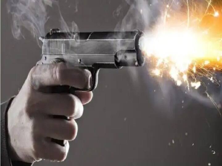 Bihar: Bullets in a fierce land dispute, uncle and nephew injured in firing in arrah, one dead ann बिहार: जमीन विवाद में जमकर चली गोलियां, फायरिंग में चाचा-भतीजा घायल, एक की मौत