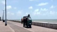 এক ডজন গল্প: ঘূর্ণিঝড় 'ইয়াস' মোকাবিলায় তৎপর প্রশাসন, সমুদ্র তীরবর্তী এলাকায় চলছে মাইকে লাগাতার প্রচার