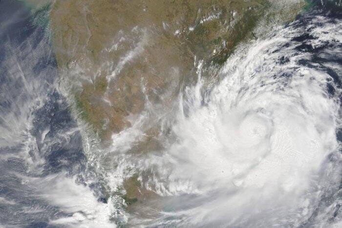 Cyclone Yass is moving towards Odisha and Bengal know how much this storm can affect ann बंगाल की खाड़ी से तेज गति में ओडिशा-बंगाल की ओर बढ़ रहा Cyclone Yass, कोस्ट गार्ड IG ने बताया कितना असर डाल सकता है तूफान