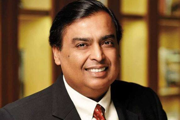 બ્લુમબર્ગ બિલિયોનેર ઇન્ડેક્સ અનુસાર એશિયામાં સૌથી વધુ ધનિક વ્યક્તિ તરીકે રિલાયન્સ ઇન્ડસ્ટ્રીઝના ચેરમેન અને મેનેજિંગ ડાયરેકટર મુકેશ અંબાણી છે તેમની નેટવર્થ 76.3 બિલિયન ડોલર છે.