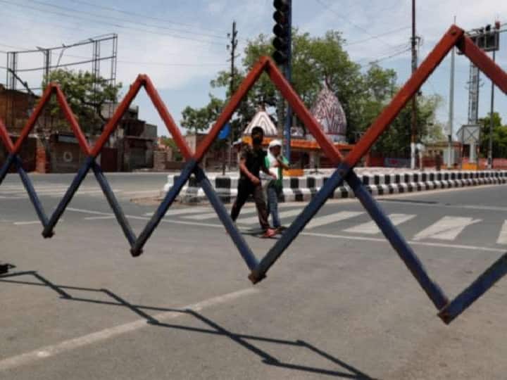 Jammu Kashmir government issues Covid related restrictions Weekend curfew to continue in all 20 districts corona virus जम्मू कश्मीर सरकार ने जारी की कोविड संबंधी पाबंदियां, सभी 20 जिलों में जारी रहेगा वीकेंड कर्फ्यू