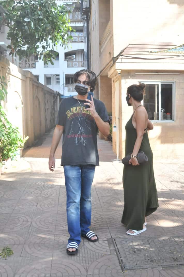 After almost 18 years of marriage, Malaika and Arbaaz announced their separation in the year 2016. The couple got officially divorced in the year 2017. Malaika has been in a relationship with Arjun Kapoor since then. (Image courtesy – Manav Manglani)