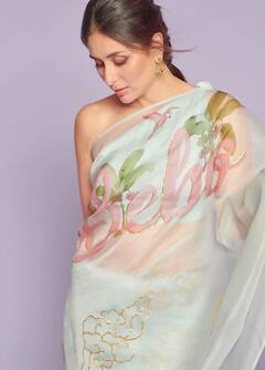 Kareena Kapoor से Katrina Kaif तक, ये 6 हसीनाएं 2021 में कर रही हैं Saree Trends को फॉलो