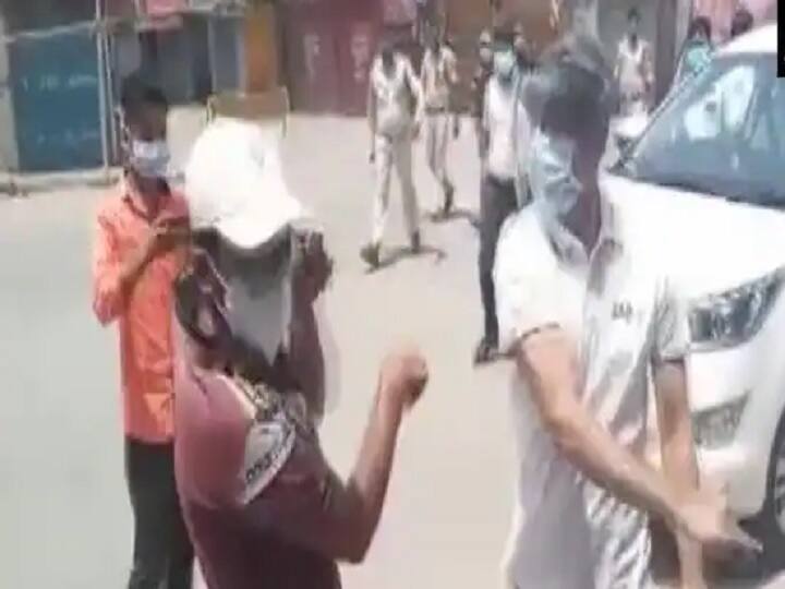 छत्तीसगढ़: कोविड-19 नियमों की अनदेखी पर कलेक्टर ने युवक को जड़ा थप्पड़, वीडियो वायरल होने पर मांगी माफी Chhattisgarh: Collector slaps young man for ignoring the covid-19 rules, Apologized after video viral छत्तीसगढ़: कोविड-19 नियमों की अनदेखी पर कलेक्टर ने युवक को जड़ा थप्पड़, वीडियो वायरल होने पर मांगी माफी