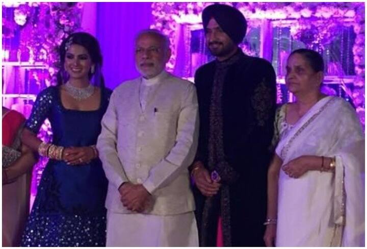 हरभजन सिंह-गीता बसरा: पीएम हरभजन सिंह और गीता बसरा के रिसेप्शन में भी पहुंचे थे. इनका रिसेप्शन भी दिल्ली में आयोजित किया गया था.