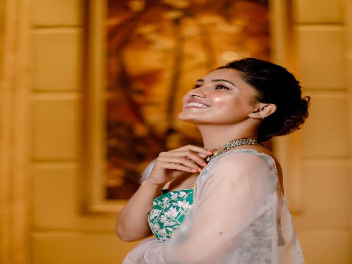 வாணி போஜன் தமிழில் ‘தெய்வமகள் ’ சீரியலில் சத்தியப்பிரியா பிரகாஷ்  கதாபாத்திரத்தின் மூலம் தொலைக்காட்சி தொடரில் பிரபலம் ஆனார் .