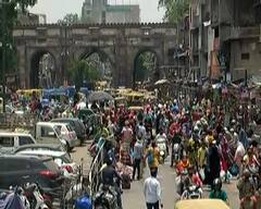 રાજ્યના આ મોટા શહેરમાં ખરીદી કરવા મોટી સંખ્યામાં ઉમટ્યા લોકો, ફરીથી કોરોનાનો રાફડો ફાટવાની આશંકા